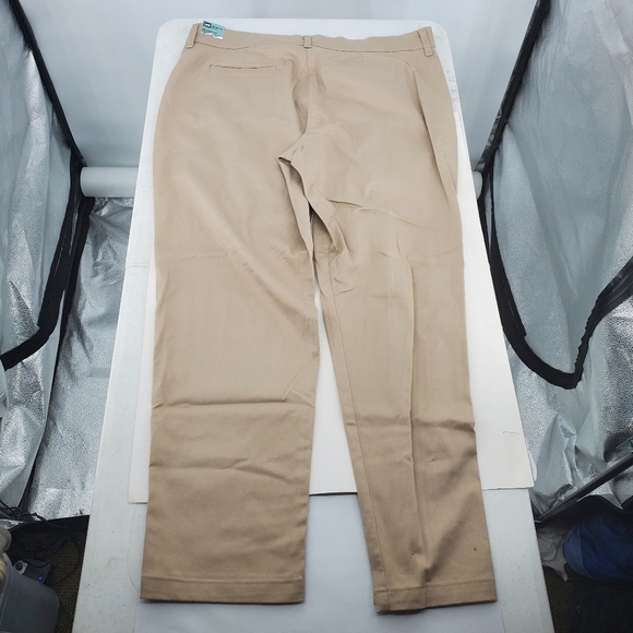Lee Women's Relaxed Fit Plain Font Straight Leg Pants Size 18 W Khakis NWT - Picture 8 of 14